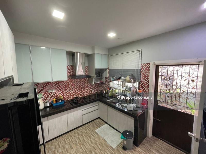Rumah Berkembar untuk Dijual di Bandar Tun Hussein Onn, Cheras oleh Dyron Yong - iProperty.com.my