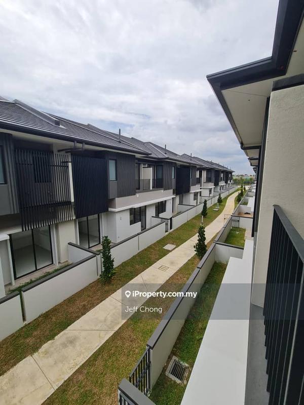 Rumah Berangkai 2 Tingkat untuk Dijual di Telok Panglima Garang, Selangor oleh Jeff Chong - iProperty.com.my