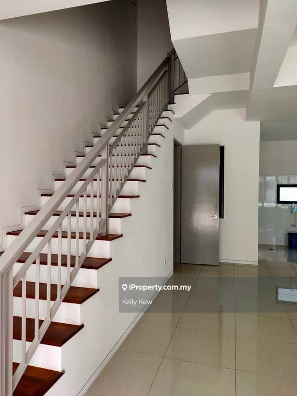 Rumah Teres 3-Tingkat untuk Dijual di Puchong, Selangor oleh Kelly Kew - iProperty.com.my