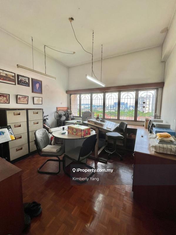 Banglo untuk Dijual di TAMAN DESA-WELL DESIGNED HOUSE, NICE VIEWS!, Taman Desa oleh Kimberly Yang - iProperty.com.my