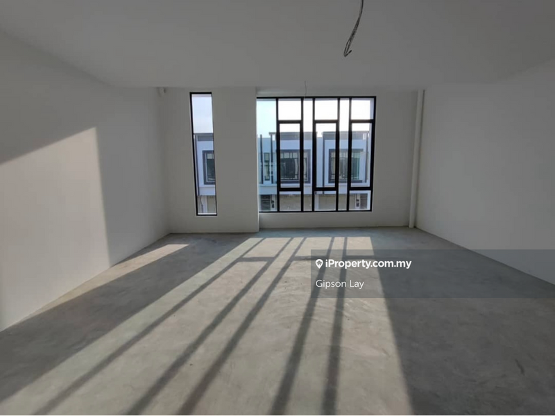 Kedai-Pejabat untuk Disewa di kbsnx, Kluang oleh Gipson Lay - iProperty.com.my