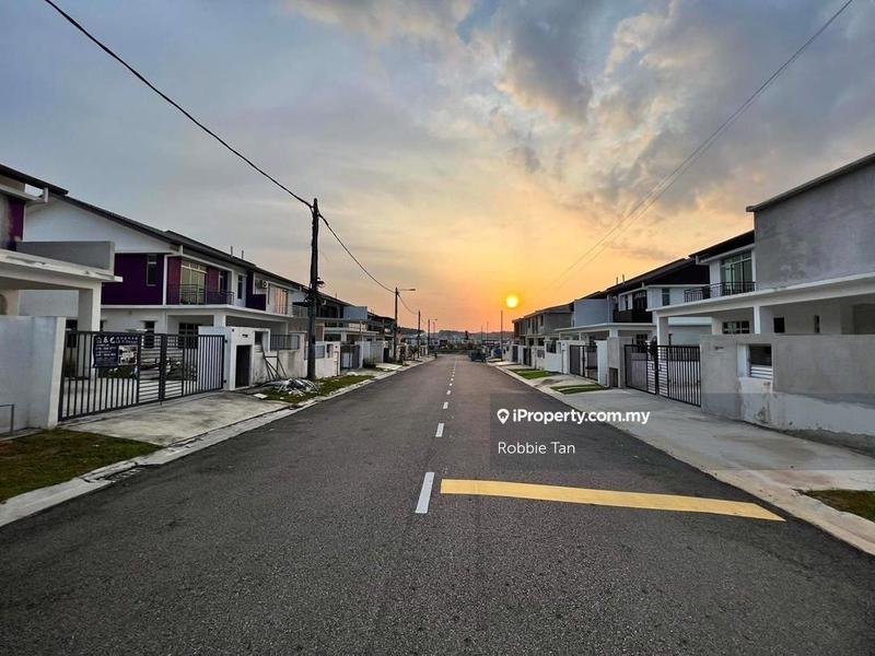 Rumah Berkembar untuk Dijual di Taman Pulai Mutiara, Iskandar Puteri (Nusajaya) oleh Robbie Tan - iProperty.com.my