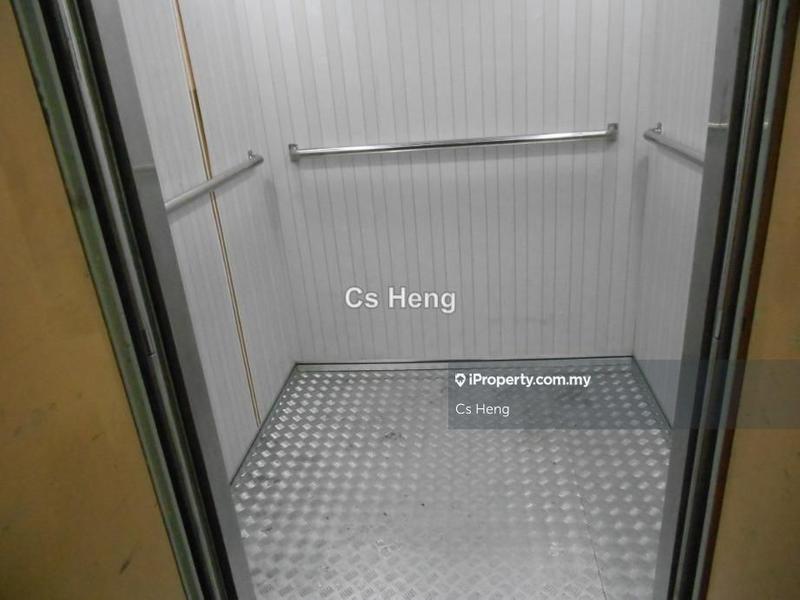 Pangsapuri untuk Dijual di Sri Intan 2 oleh Cs Heng - iProperty.com.my