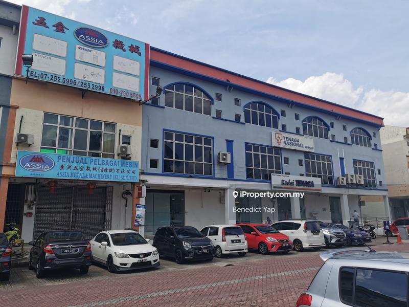For Rent - Masai Utama 3Storey Facing Main Road