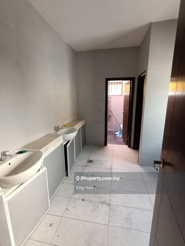 Bungalow House for Sale in Taman Overseas Union (Taman Oug), Jalan Klang Lama (Old Klang Road) by Eng Han - iProperty.com.my