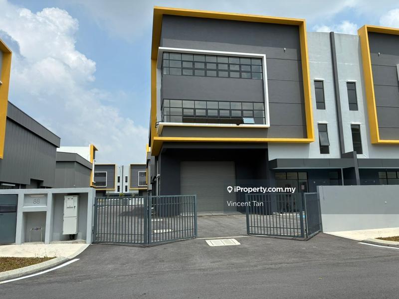 For Rent - Brand New 3 Storey Semi Detached Factory in Nilai( 5 minitues from toll exit)
