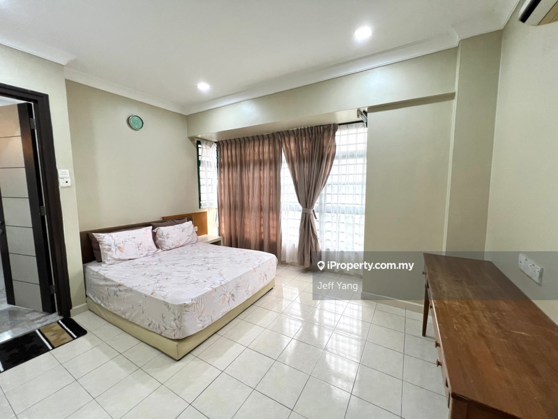 Kondominium untuk Dijual di The Straits View Condominium oleh Jeff Yang - iProperty.com.my
