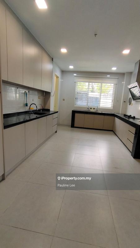 Rumah Teres 2-Tingkat untuk Dijual di Taman Lestari Putra, Seri Kembangan oleh Pauline Lee - iProperty.com.my