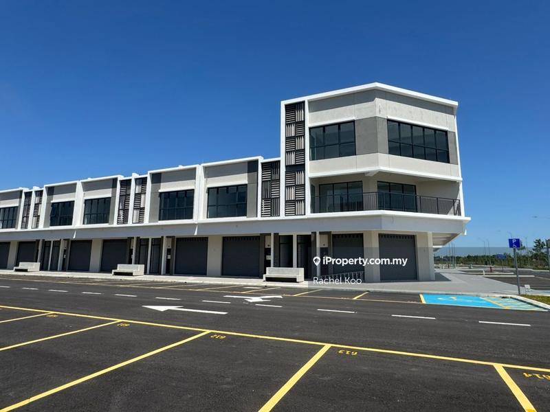 For Rent - Uptown Square 2