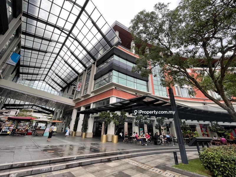 For Sale - Plaza Arkadia