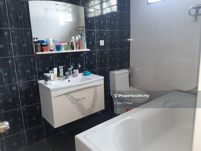Bungalow House for Sale in Bandar Baru Klang, Klang by Celia Chew - iProperty.com.my