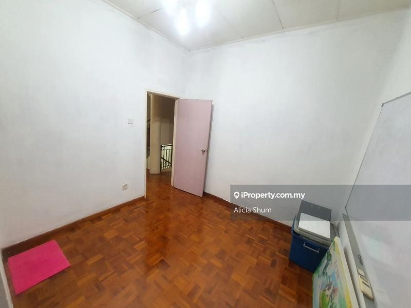 Rumah Teres untuk Dijual di Taman Bukit Jaya, Ulu Tiram oleh Alicia Shum - iProperty.com.my
