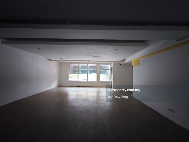 Shop / Office untuk Disewa di Bandar Putra Permai, Seri Kembangan oleh Tey Siew Zing - iProperty.com.my