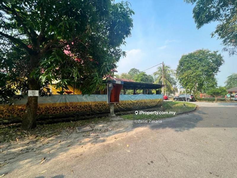 1-storey Terraced House for Sale in End Lot Terrace Seksyen 4 Bangi, Bangi by Izzaitie Zakaria - iProperty.com.my