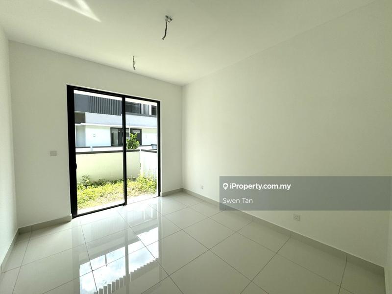 Rumah Berangkai 2 Tingkat untuk Dijual di Telok Panglima Garang, Selangor oleh Swen Tan - iProperty.com.my