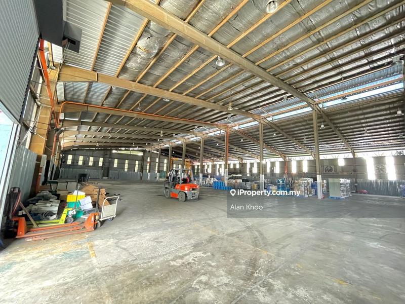 For Rent - Sungai Long Warehouse 1acre Build up Space Facing Road 35 feet ceiling