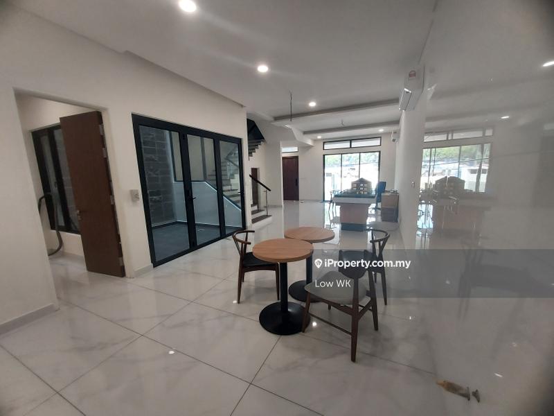 Rumah Berangkai 3 Tingkat untuk Dijual di Happy Garden, Kuchai Lama oleh Low WK - iProperty.com.my