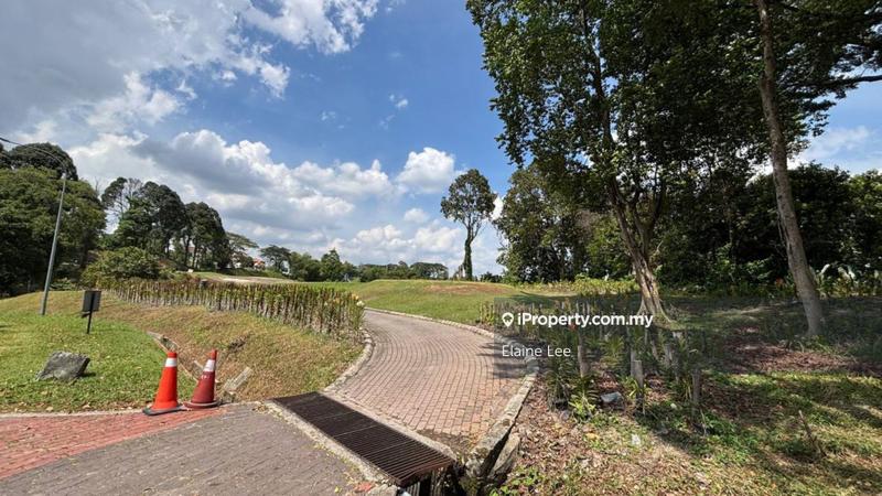 Overview of the Surrounding Environment and View