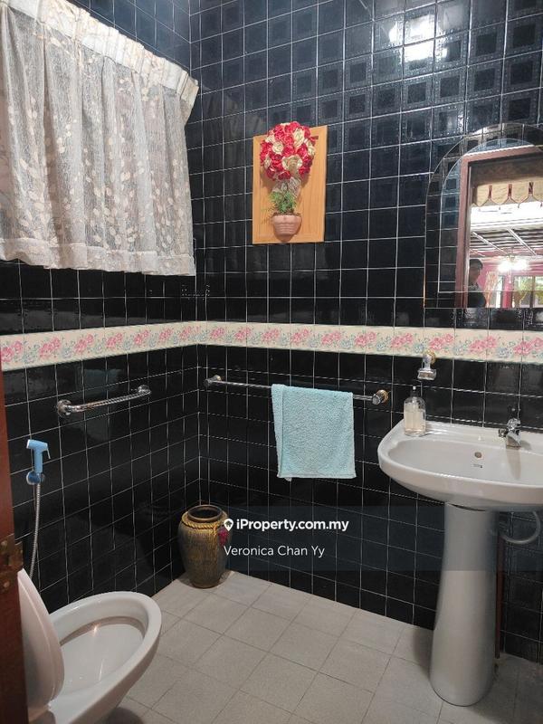 Bungalow House for Sale in Ukay Heights, Ampang by Veronica Chan Yy - iProperty.com.my