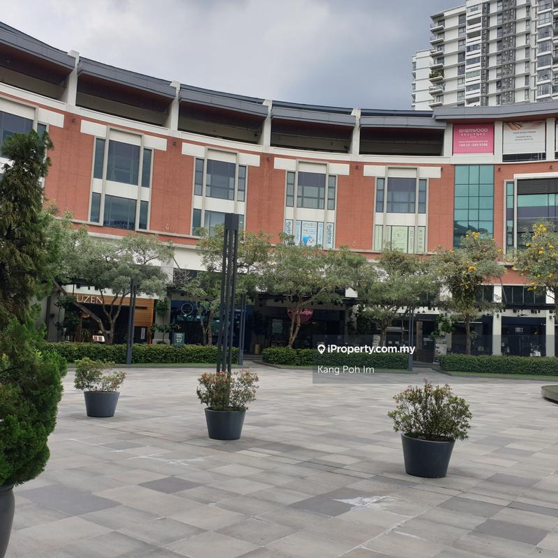 For Rent - Plaza Arkadia