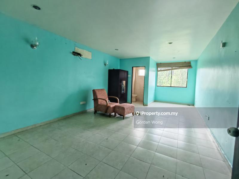 Bungalow House for Sale in Bandar Country Homes, Rawang by Gordan Wong - iProperty.com.my