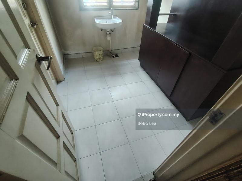 Rumah Berkembar untuk Dijual di Taman Overseas Union (Taman Oug), Jalan Klang Lama (Old Klang Road) oleh BoBo Lee - iProperty.com.my