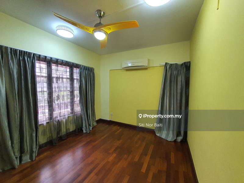 Rumah Bandar untuk Dijual di Ampang Hilir, Ampang oleh Siti Beeb - iProperty.com.my