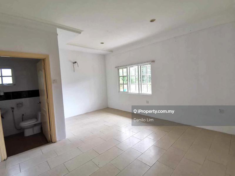 Bungalow House for Sale in College Heights Garden Resort, Setul by Danilo Lim - iProperty.com.my