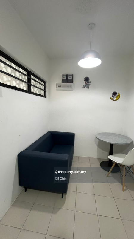 For Rent - Uni Suites