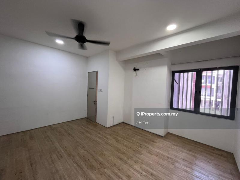 Rumah Bandar untuk Dijual di The Vale @ Sutera Damansara Damai Pj, Damansara Damai oleh JH Tee - iProperty.com.my