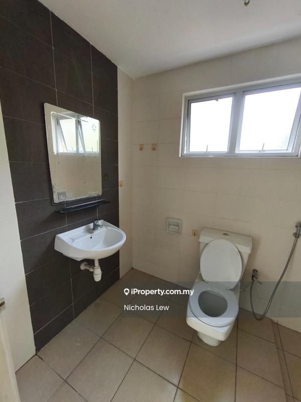 Condominium for Sale in Bayan Villa, Seri Kembangan by NK Lew - iProperty.com.my