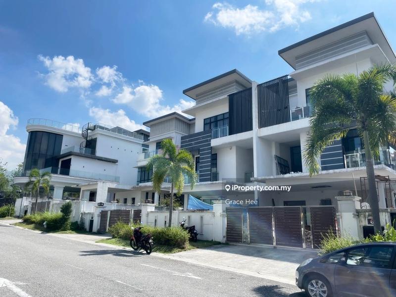 3-storey Terraced House for Sale in Taman Bukit Serdang, Seri Kembangan by Grace Hee - iProperty.com.my
