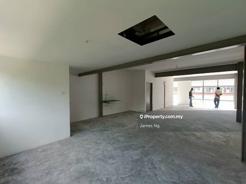 For Rent - Ready move in condition Semi Detached Mantin