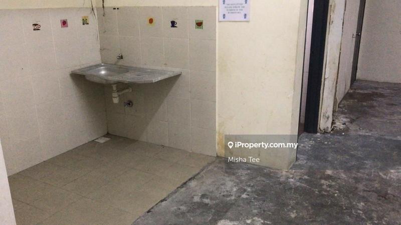 Shop / Office for Sale in Bandar Putra Permai, Seri Kembangan by Misha Tee - iProperty.com.my