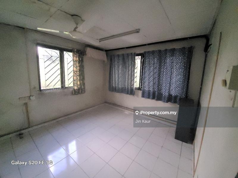 Rumah Berkembar untuk Dijual di Bandar Sungai Long, Selangor oleh Jin Kaur - iProperty.com.my