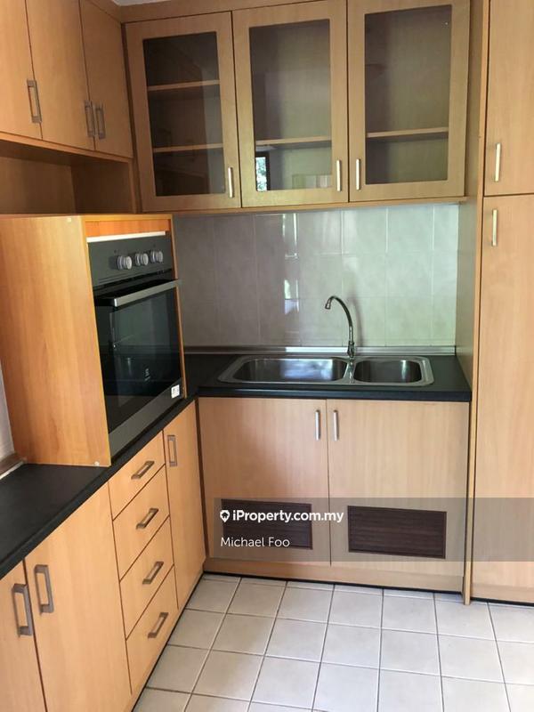 Rumah Bandar untuk Dijual di Serdang, Seri Kembangan oleh Michael Foo - iProperty.com.my