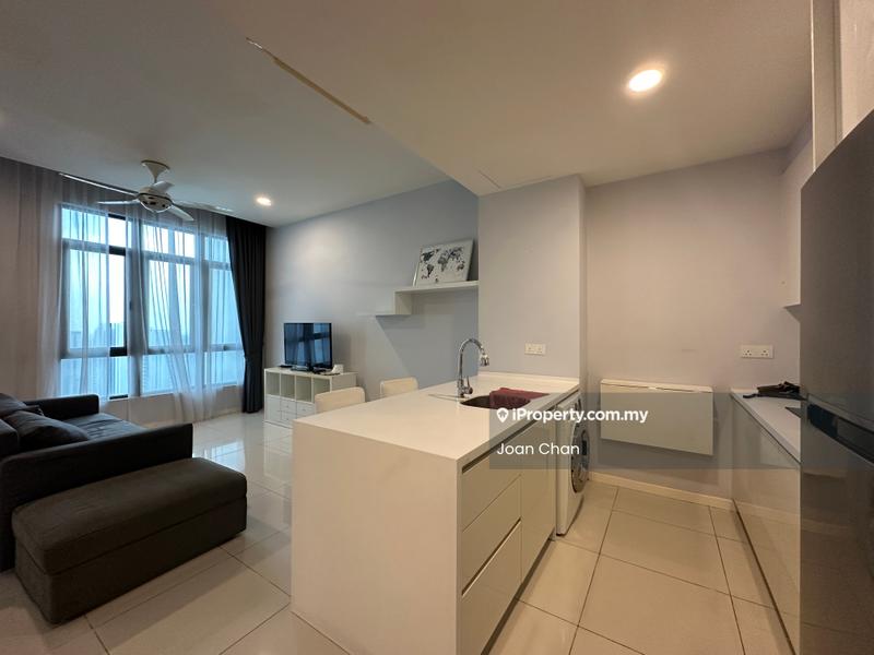 Kediaman Servis untuk Dijual di Tropicana Avenue oleh Joan Chan - Living Room - iProperty.com.my
