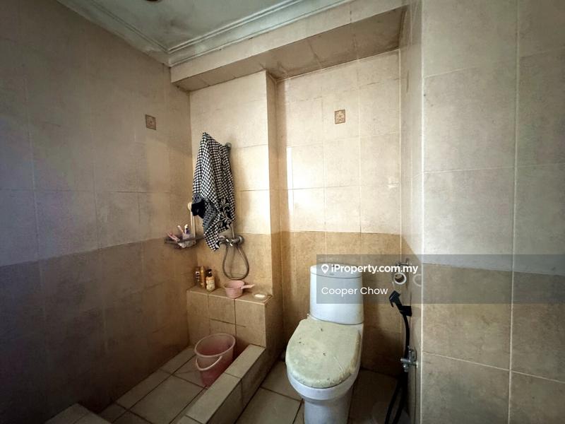 Bungalow House for Sale in Seksyen 16, Petaling Jaya by Cooper Chow - Bathroom - iProperty.com.my