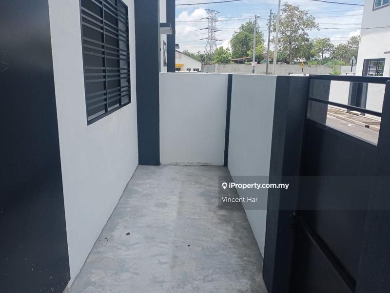 Rumah Teres 2-Tingkat untuk Dijual di Taman Botanika Residen, Sitiawan oleh Vincent Har - iProperty.com.my