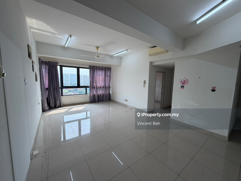 Condominium untuk Disewa di Residence 8 oleh Vincent Beh - iProperty.com.my