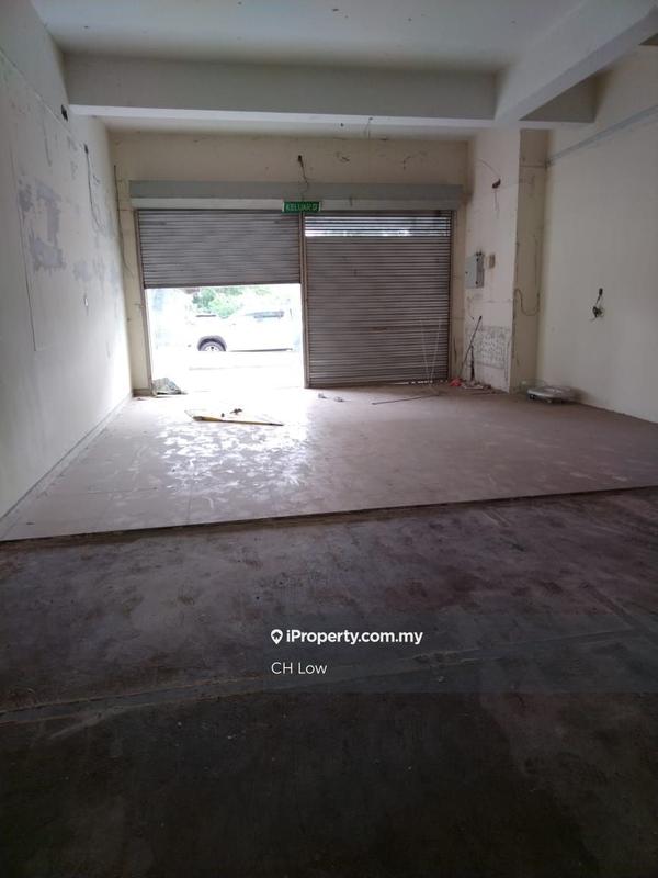 Shop / Office untuk Disewa di Bandar Putra Permai, Seri Kembangan oleh CH Low - iProperty.com.my