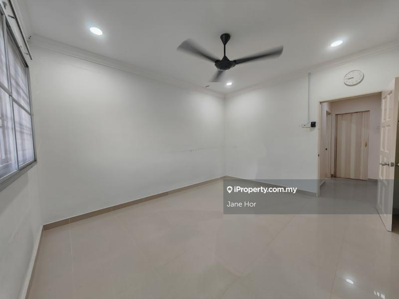 Rumah Teres 2-Tingkat untuk Dijual di Taman Lestari Putra, Seri Kembangan oleh Jane Hor - iProperty.com.my