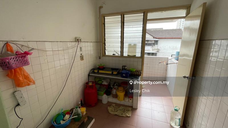 Rumah Pangsa untuk Dijual di Happy Garden Flat oleh Lesley Chik - iProperty.com.my