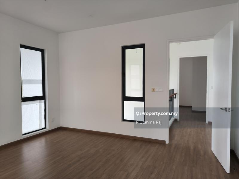 3-storey Terraced House for Sale in Telok Panglima Garang, Selangor by P Utahma Raj - iProperty.com.my