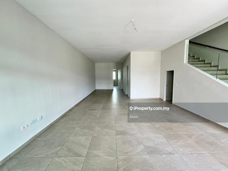 Rumah Berangkai 2 Tingkat untuk Dijual di 22x75 Taman Molek Residence, Ayer Molek oleh Alvin - iProperty.com.my