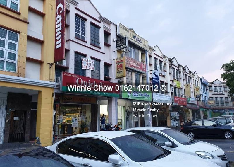 Shop / Office for Sale in 3 Storey Shop lot Jalan Anggerik Aranda, Shah Alam by Winnie Chow - iProperty.com.my