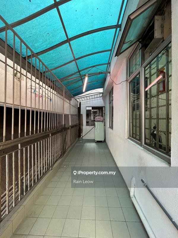 Townhouse for Sale in Batu 9, Cheras by Rain Leow - iProperty.com.my