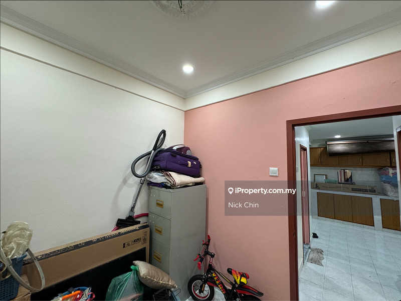 Flat for Sale in Puchong Utama Court 1 by Nick Chin - iProperty.com.my