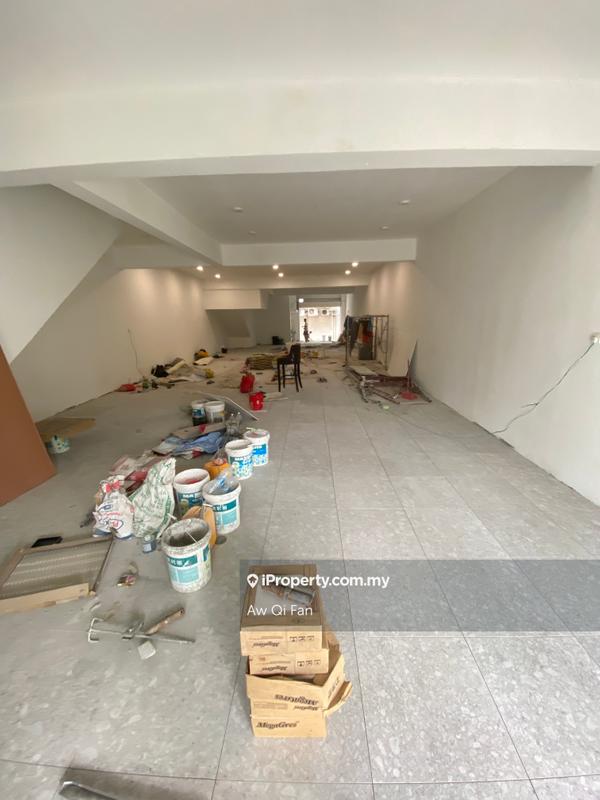 For Rent - Same Row With Brew House , Bandar Puteri Puchong , Prime Location , Amble Parking