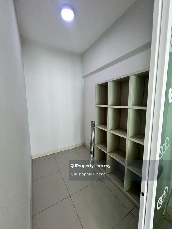 For Sale - Tiara Mutiara / The Crown